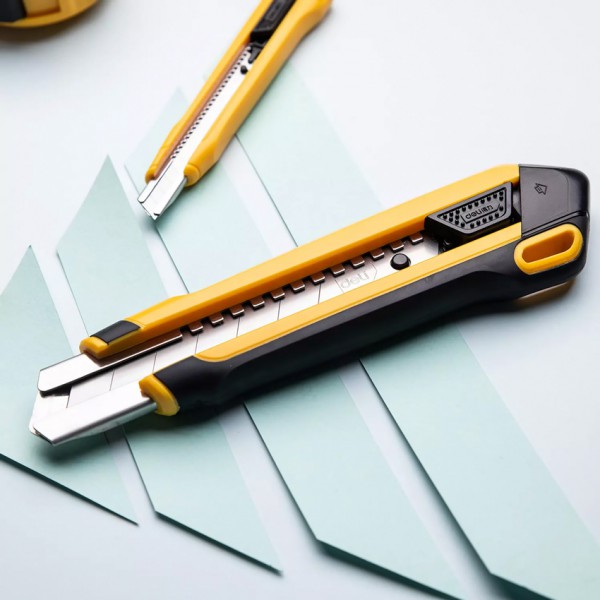 DELI πλαστικό κοπίδι με ασφάλεια DL025, 25mm, κίτρινο DELI πλαστικό κοπίδι με ασφάλεια DL025, 25mm, κίτρινο