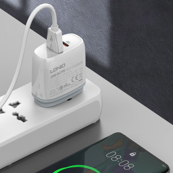 LDNIO φορτιστής τοίχου Q229 με καλώδιο, USB & USB-C, 20W PD, λευκός LDNIO φορτιστής τοίχου Q229 με καλώδιο, USB & USB-C, 20W PD, λευκός