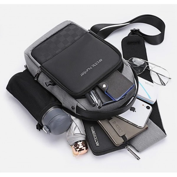 ARCTIC HUNTER Τσάντα Crossbody XB00105-BK, USB, αδιάβροχη, μαύρο ARCTIC HUNTER Τσάντα Crossbody XB00105-BK, USB, αδιάβροχη, μαύρο